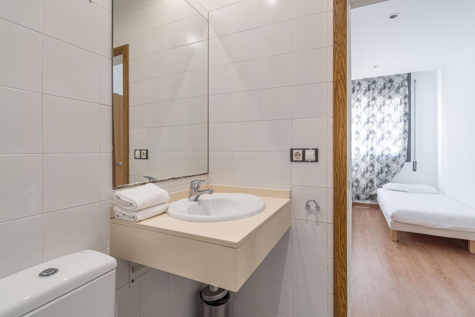 Guestready - Bright Home Near Montjuic Barcelona Bagian luar foto