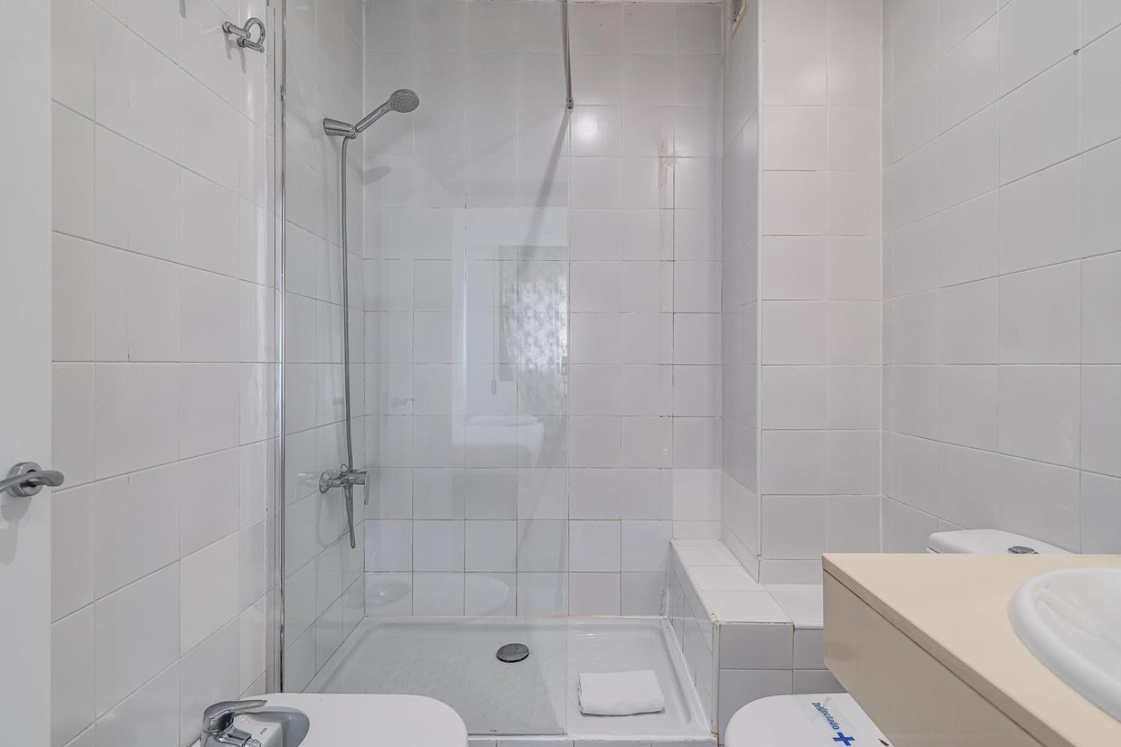 Guestready - Bright Home Near Montjuic Barcelona Bagian luar foto